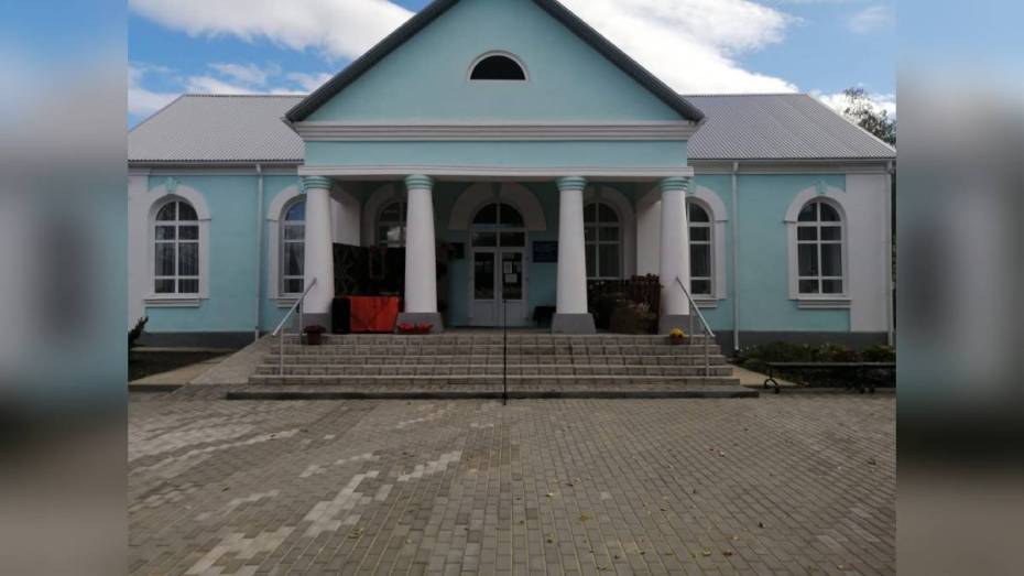 В верхнемамонском селе Дерезовка оборудовали открытую концертную площадку