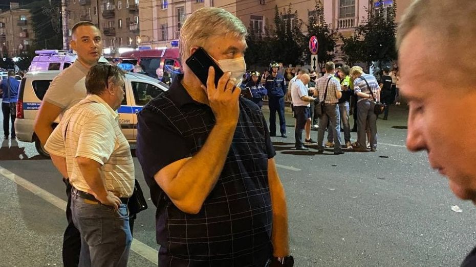В Воронеже на место взрыва автобуса приехал губернатор