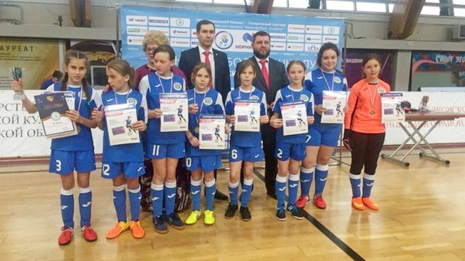Воробьевские спортсменки завоевали «серебро» в финале ЦФО по мини-футболу