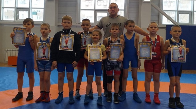 Эртильские борцы привезли 11 медалей с двух соревнований в Воронеже