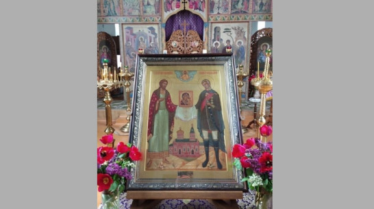 В Верхнемамонский район привезут икону с частицами святых мощей