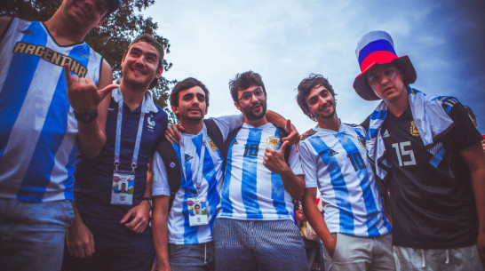 Tele2 проанализировала активность иностранных гостей главного события лета