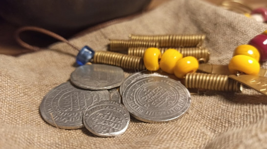 Воронежский реконструктор изготовил копии средневековых арабских монет