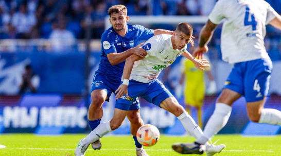 Матч воронежского «Факела» и «Пари НН» закончился со счетом 0:0