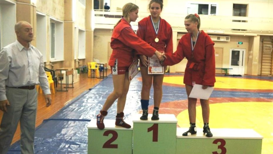 Хохольская самбистка завоевала «золото» на всероссийском турнире