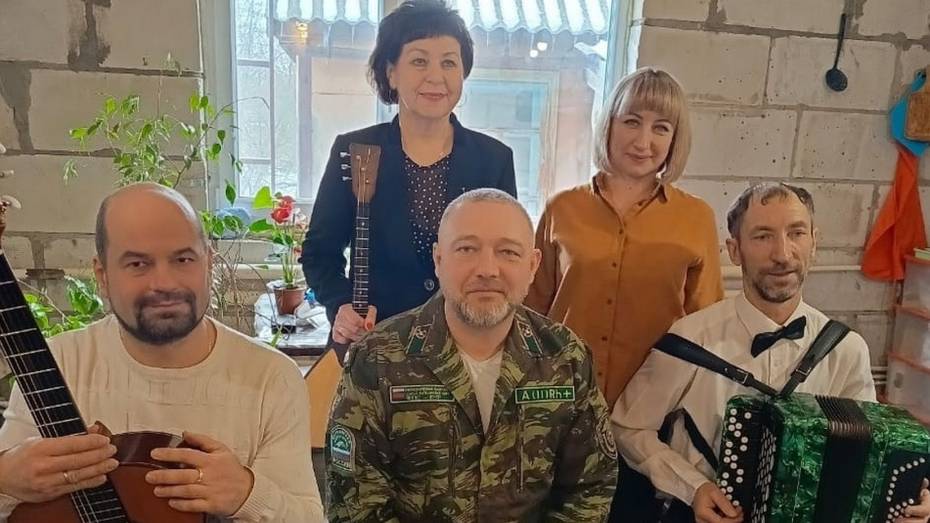 В Воронежской области для ветеранов СВО провели персональные выездные концерты