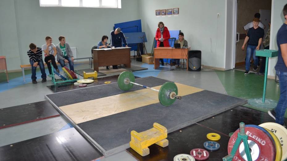 Лискинские тяжелоатлеты завоевали «золото» на Кубке области