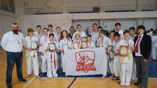 Верхнехавские каратисты завоевали 8 золотых медалей на областных соревнованиях