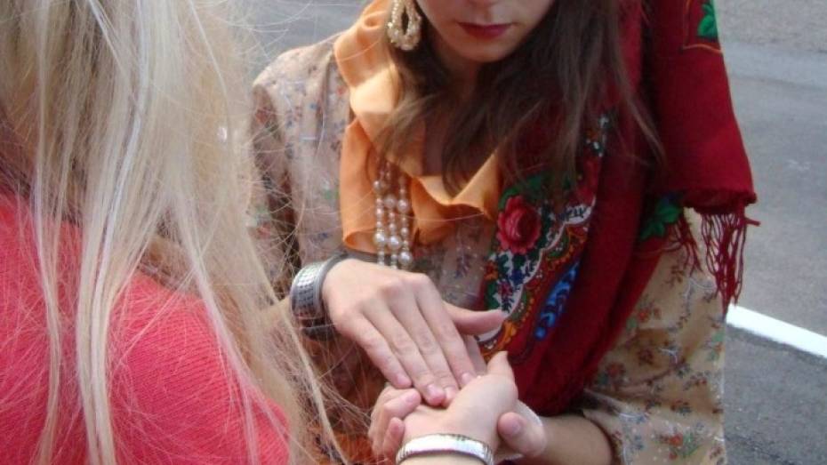 В Воронеже полиция взяла под стражу лжезнахарок