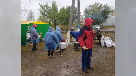 Неравнодушные бутурлиновцы организовали полевую кухню для мобилизованных земляков