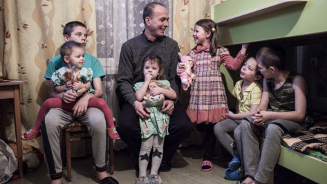 «Они не голодают». О чем умолчали журналисты в программе о многодетном отце из Воронежа