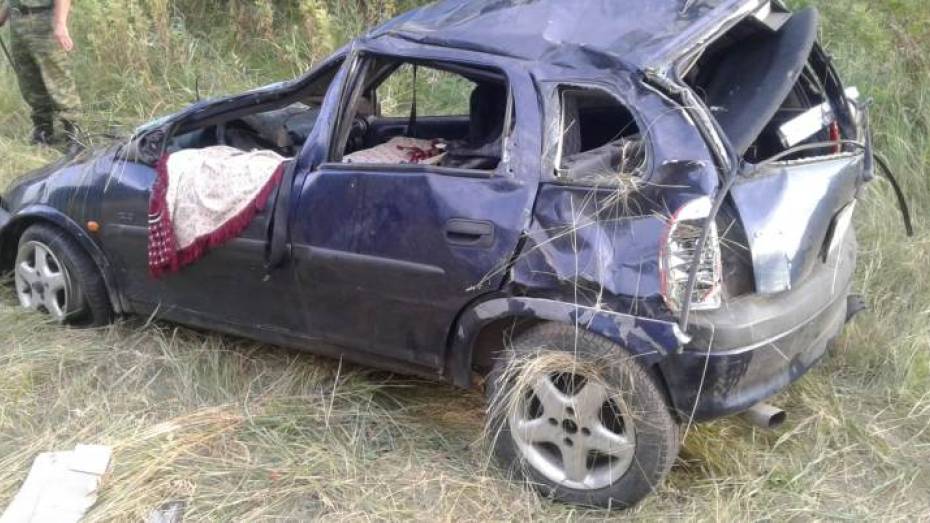 В Воронежской области Opel Vita съехал в кювет и перевернулся: погибла автоледи