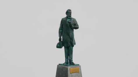 Воронежцам показали, как будет выглядеть памятник врачу Константину Федяевскому