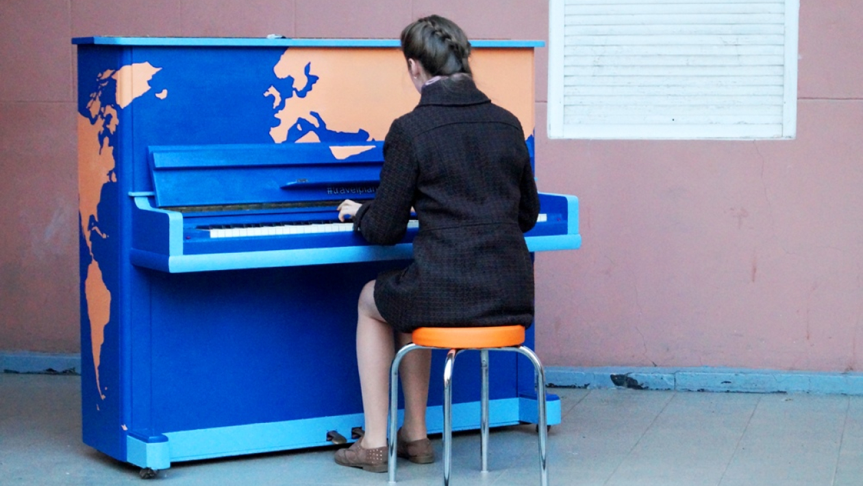 Уличное пианино появилось на проспекте Революции Воронежа