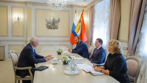  Губернатор и Алексей Волин обсудили проведение русско-японского медиафорума в Воронеже