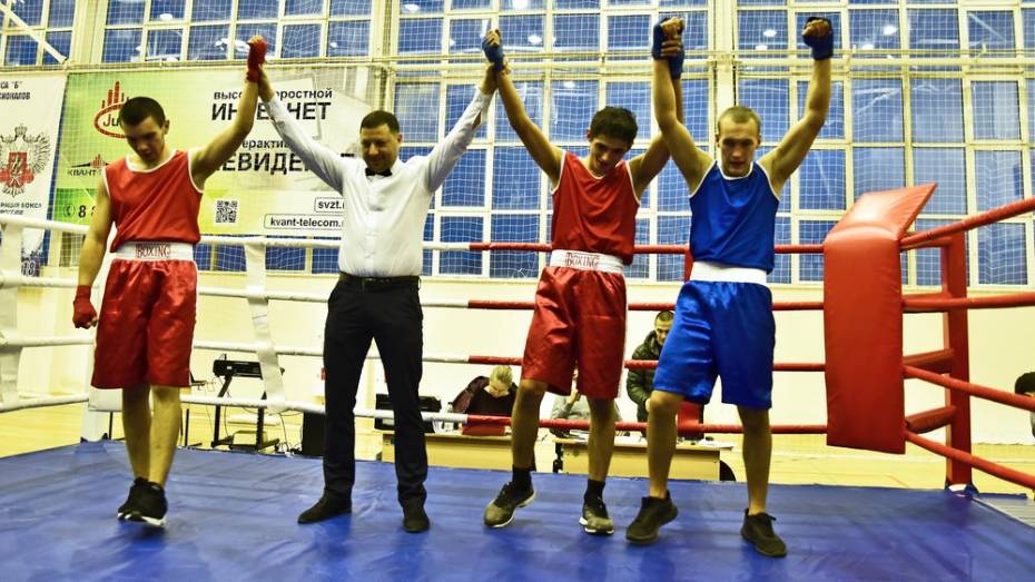 Бутурлиновские боксеры завоевали 10 золотых медалей открытого ринга района