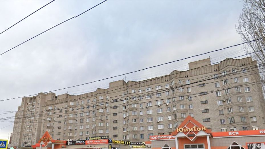 Мужчина выпал из окна девятиэтажки на Ленинском проспекте в Воронеже