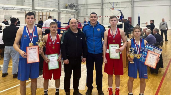 Юные богучарские боксеры взяли 2 «золота» открытого турнира в Воронеже