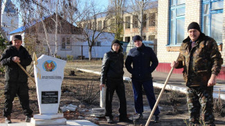 В кантемировском селе Осиковка отремонтировали памятник комсомолке Марии Денисенко