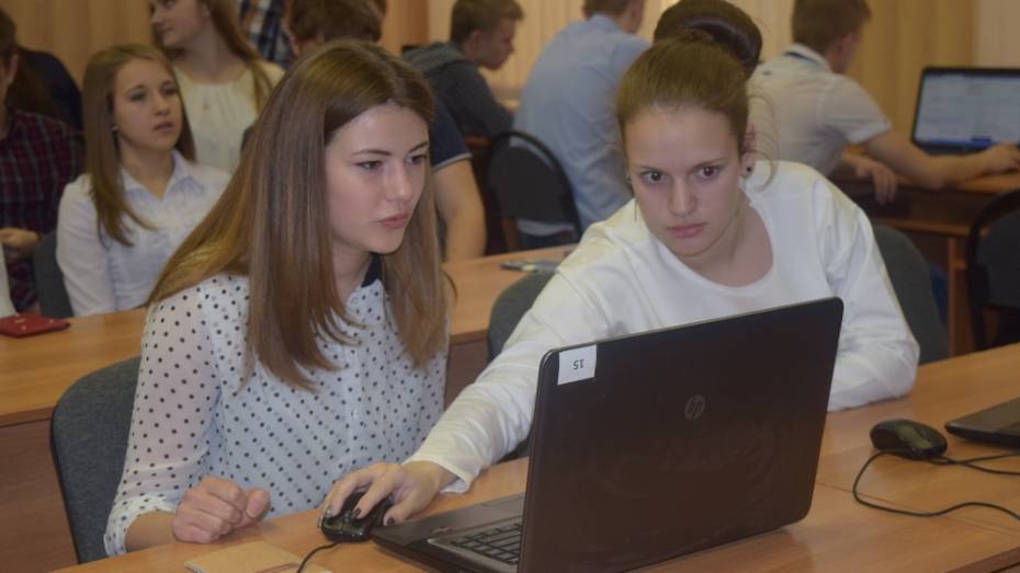 В Воронежской области открыли первый школьный центр регистрации в ЕСИА 