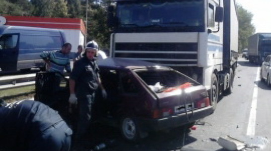 В Воронежской области столкнулись 2 автобуса и 4 легковушки: пострадали 9 человек