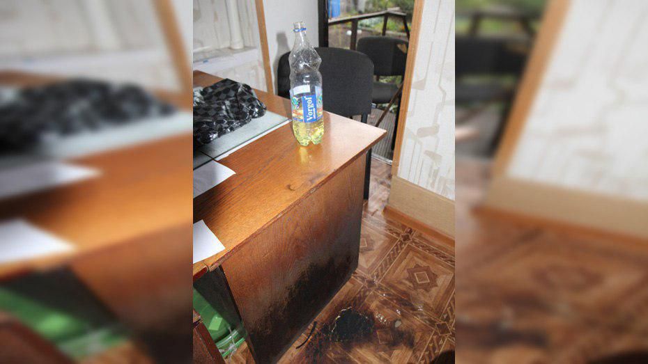 В Воронежской области мужчина попытался прилюдно покончить с собой в офисе