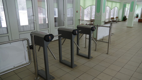 В воронежских школах по поручению губернатора проверили системы безопасности после трагедии в Ижевске