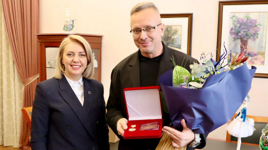 Директор ТЮЗа отмечен почетным знаком «Благодарность от земли Воронежской»