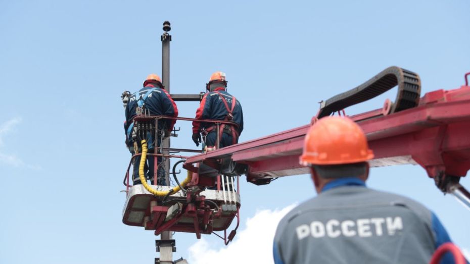 Специалисты «Россети» полностью восстановили электроснабжение в Воронежской области после непогоды 3 июня
