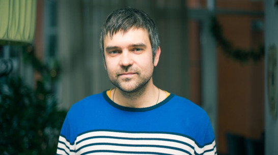 «Десять этажей вверх и вниз». Зачем воронежская группа Happy55 сыграет с симфоническим оркестром