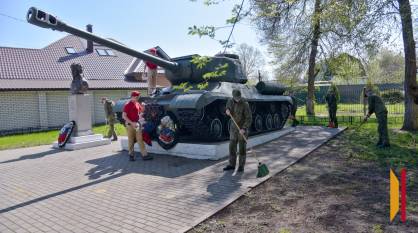 В Воронежском микрорайоне Подгорное привели в порядок памятники, посвященные Великой Отечественной войне