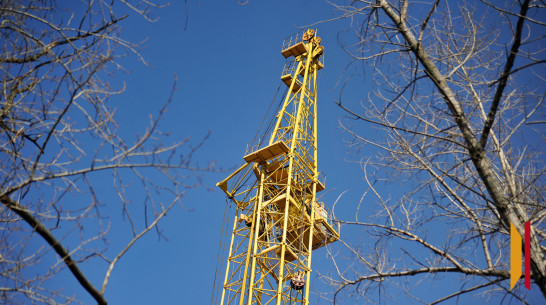 На стройплощадке в Воронеже после падения погиб 66-летний кровельщик