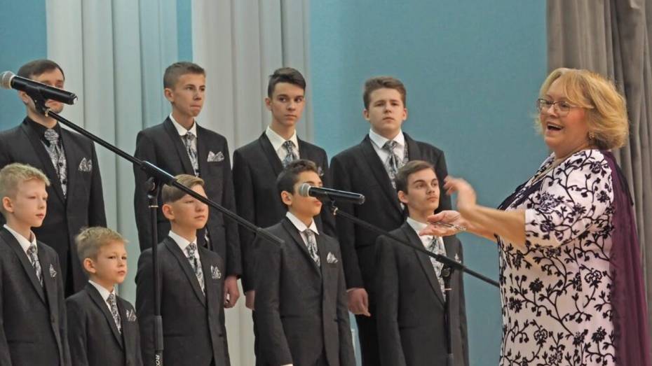 Управляющей коллективом мужского хора Воронежской филармонии присвоили звание заслуженного работника культуры России