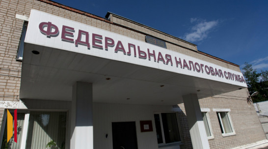 Взятки и неправомерный доступ к информации: в Воронеже пошли под суд 5 налоговиков