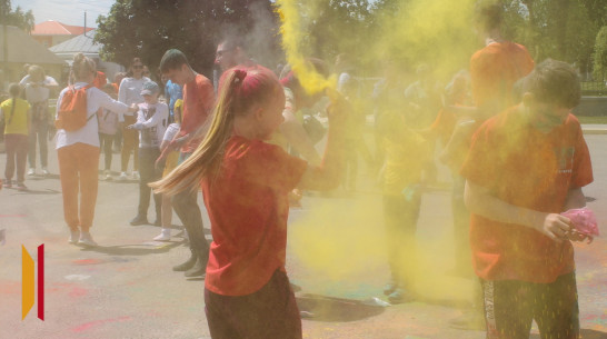 День молодежи в поселке Хохольский отметят концертом и фестивалем красок холи