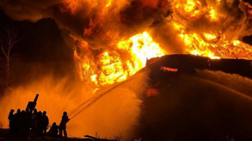 В Воронеже 7 человек получили тепловой удар при тушении самого сложного за 30 лет пожара