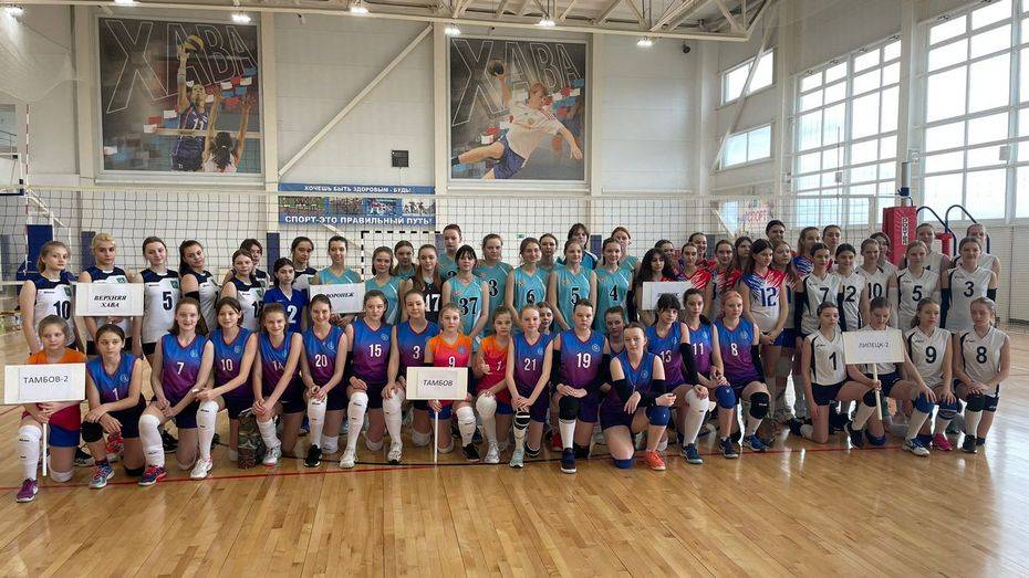 Спортсменки из Верхней Хавы победили на открытом турнире по волейболу
