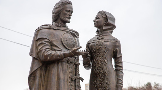В Нововоронеже при поддержке атомщиков появился памятник святым Петру и Февронии