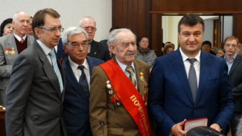 Ветеран из Воронежской области получил знак Почетного гражданина Липецка