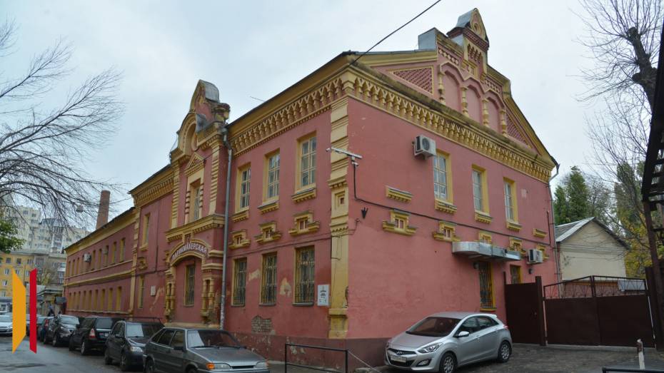В центре Воронежа за 75 млн рублей продают здание старинной швейной мастерской