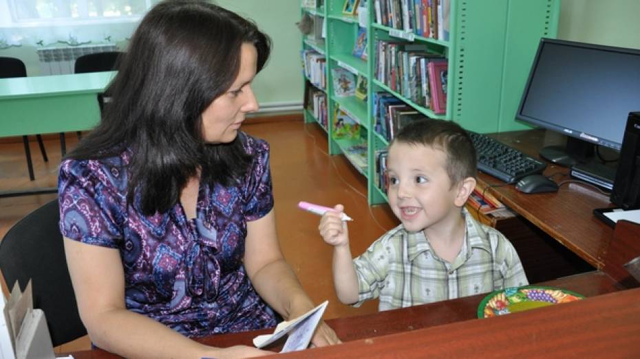 После обращения многодетной матери губернатор пообещал построить детсад в Эртильском районе
