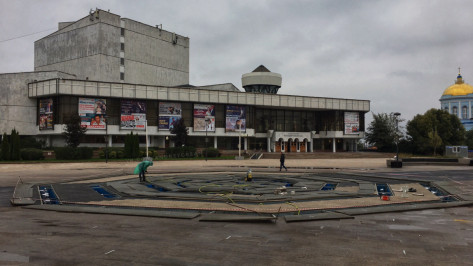 В Воронеже фонтан на Советской площади закрыли до следующего сезона 
