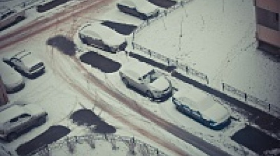 Из-за первого весеннего снега Воронеж встал в пробках