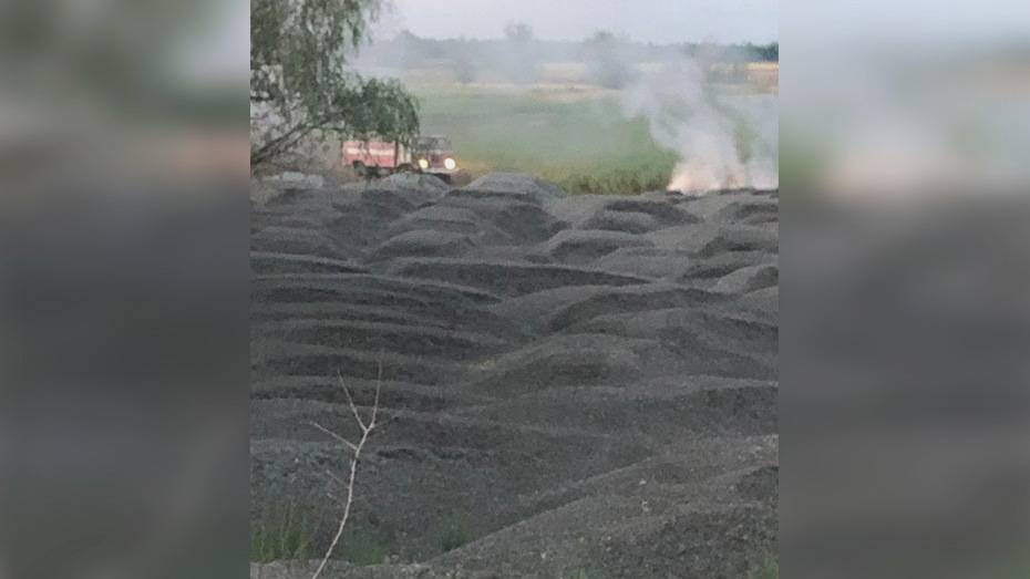 В Борисоглебске на полигоне фермера намеренно подожгли сельхозотходы
