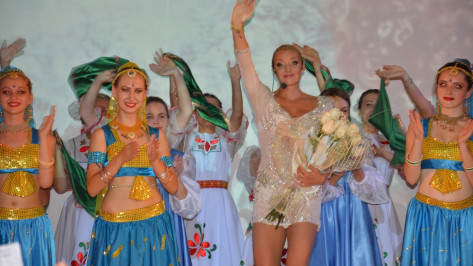Юные поворинские танцоры выступили на концерте Анастасии Волочковой