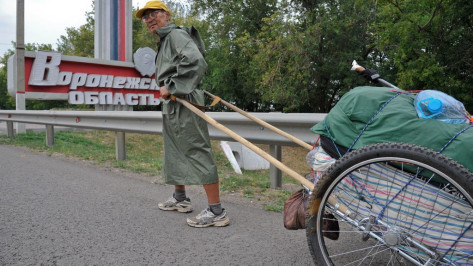 Слепой марафонец из Якутии прибежал в Воронежскую область
