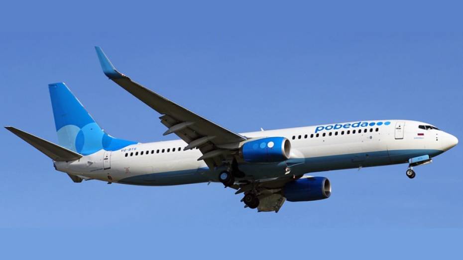 Самолет Boeing совершил экстренную посадку после отказа двигателя над Воронежем