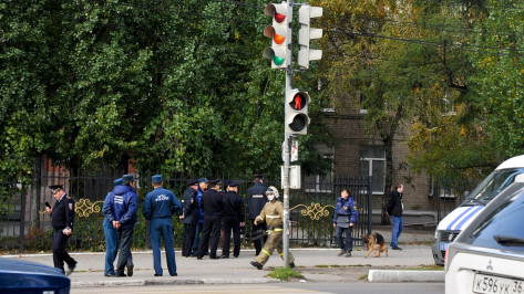 В Воронеже после сообщения о заминировании эвакуировали школу №60