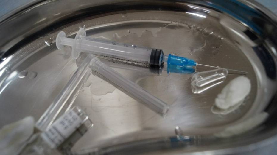 Роспотребнадзор подал документы на регистрацию российской вакцины от Эболы