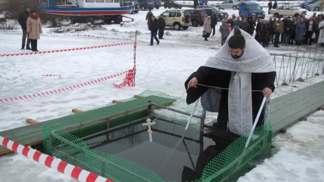 В Павловске на реке Дон освятили воду